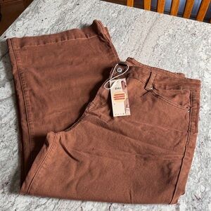 Wide Leg Barrel Capri Jean Pant